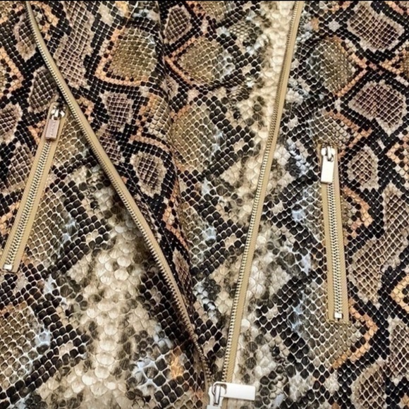 NWT! TAHARI Faux Leather Snake print Jacket Available in last two Sizes S & M - Picture 6 of 10